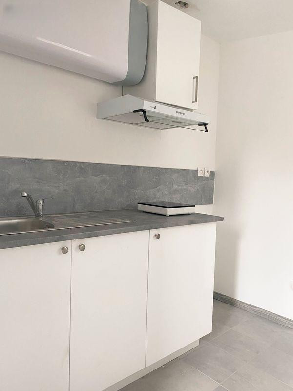 
                                                Location
                                                 Studio 13m2 – Terrasse & Box de rangement - RER