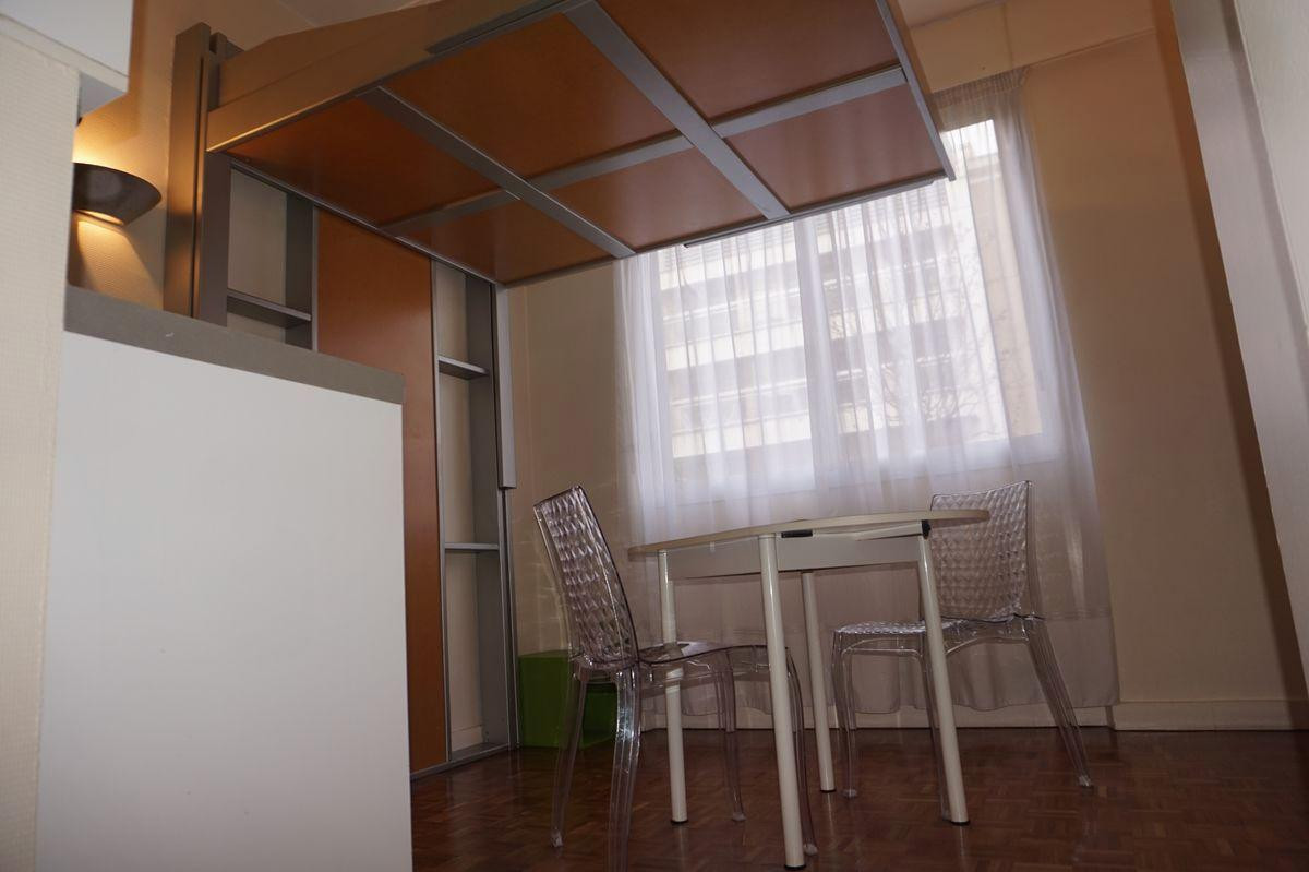 
                                                Location
                                                 Studio 14m²-métro Anatole France