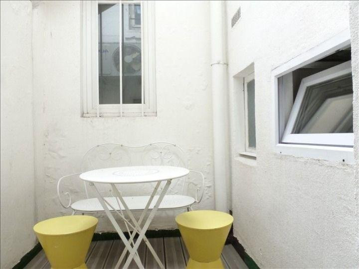 
                                                Location
                                                 Studio 15 m² Paris 17 avec terrasse