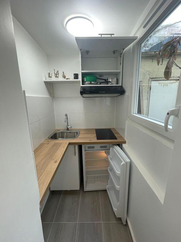 
                                                Location
                                                 Studio 15 m² refait à neuf - Goncourt Paris 10