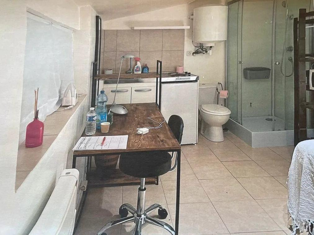 
                                                Location
                                                 Studio 15m² indépendant dans villa avec jardin