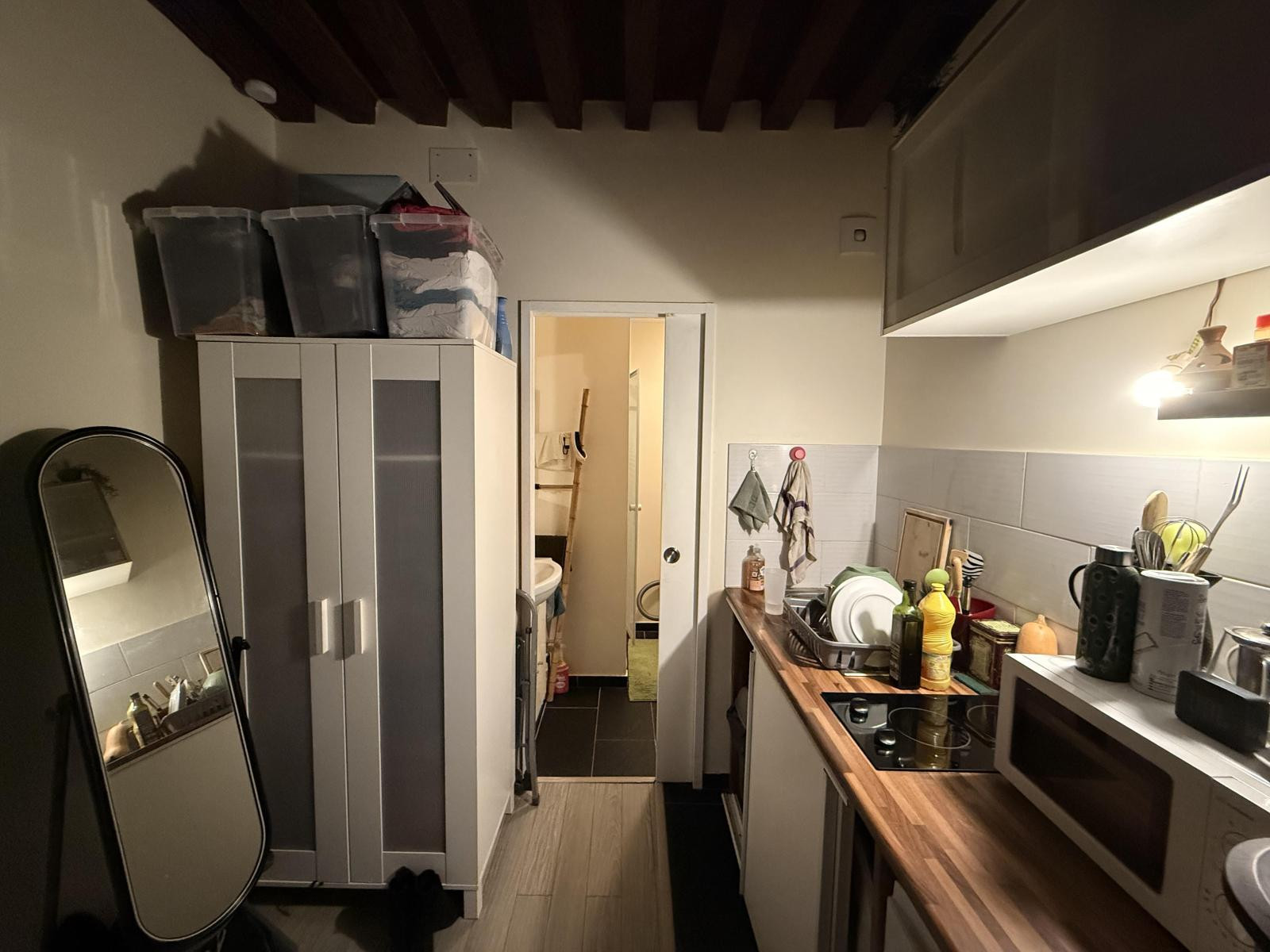 
                                                Location
                                                 Studio 15M2 hypercentre Dijon au calme 370€/mois