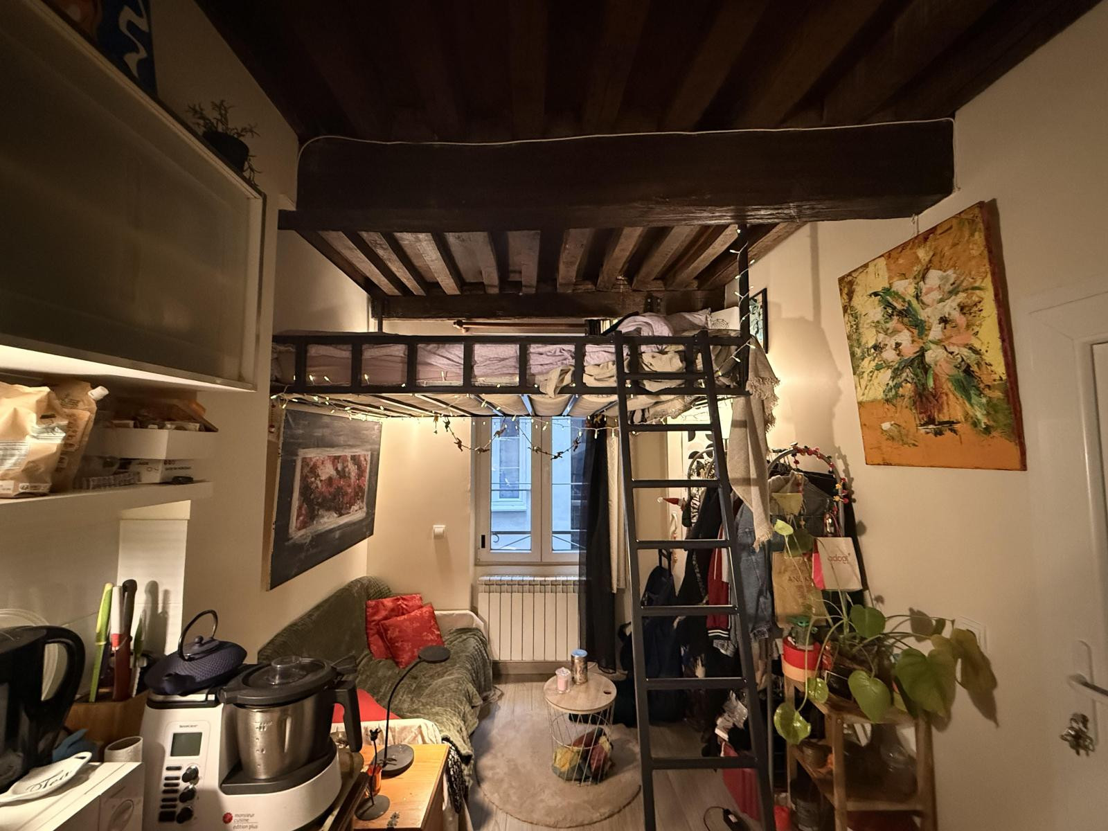 
                                                Location
                                                 Studio 15M2 hypercentre Dijon au calme 370€/mois
