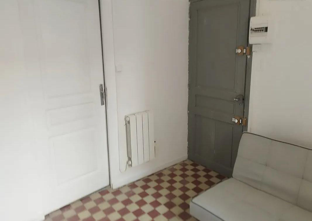 
                                                Location
                                                 Studio 16 m2 meublé rdc avec courette à Perpignan