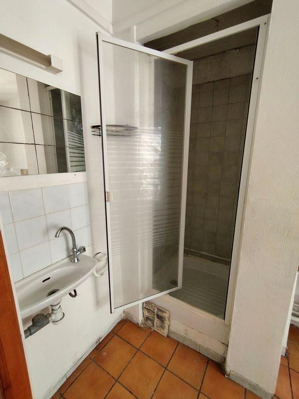 
                                                Location
                                                 Studio 17 m² – Toulon centre – Bail nu