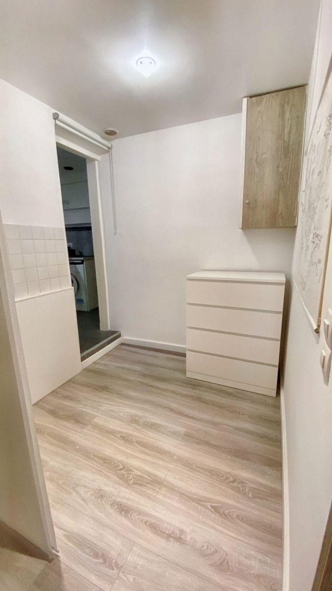 
                                                Location
                                                 Studio 17e La fourche/Guy Moquet
