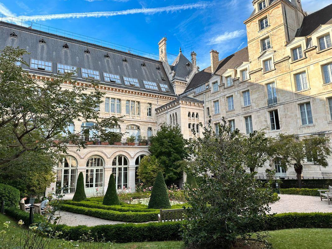 
                                                Location
                                                 Studio 17m2 Paris 6 près du jardin du Luxembourg