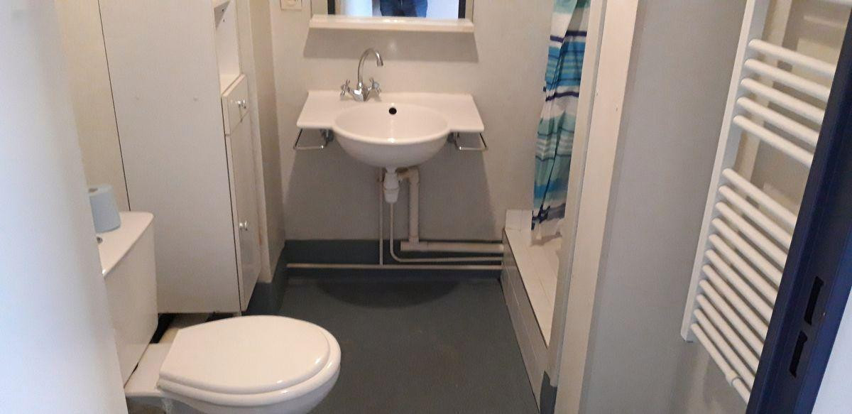 
                                                Location
                                                 Studio 18 m² - Cens - Petit port