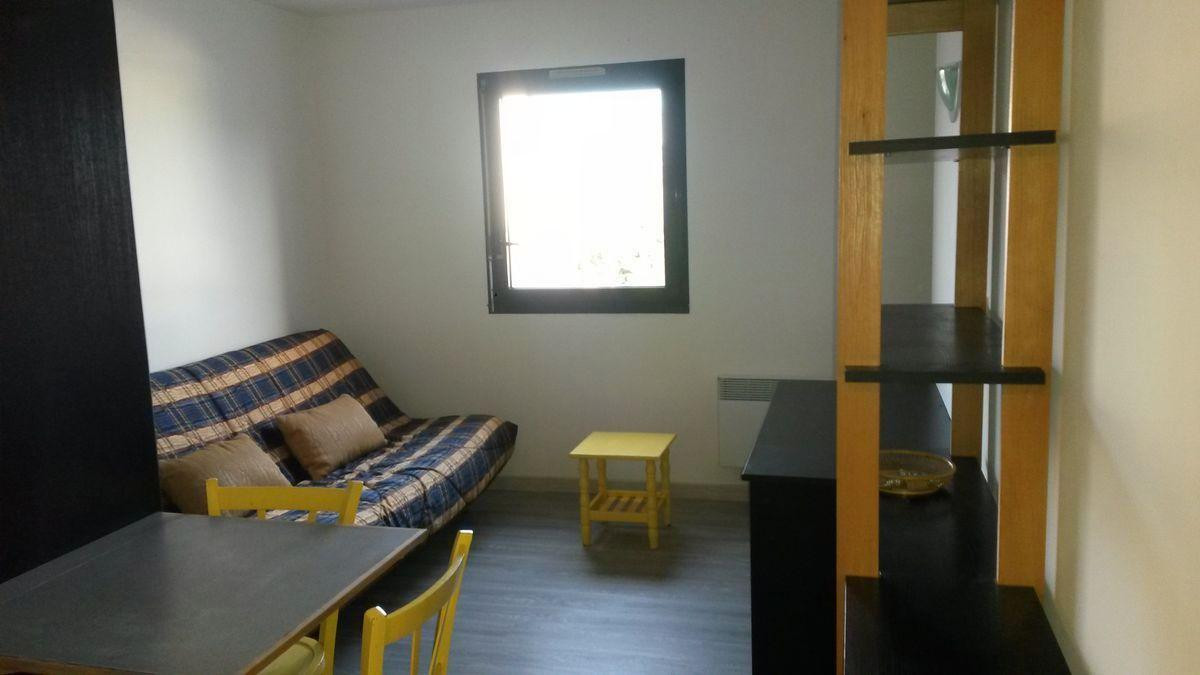 
                                                Location
                                                 Studio 18 m² - Cens - Petit port