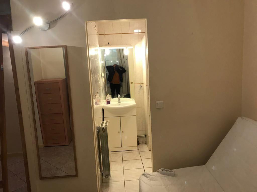 
                                                Location
                                                 Studio 18 m2 paris 15e