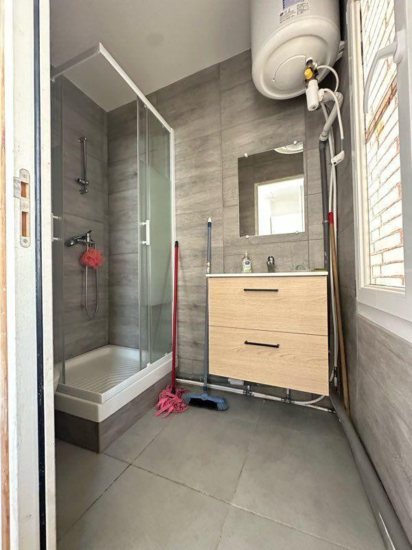 
                                                Location
                                                 Studio 18m2