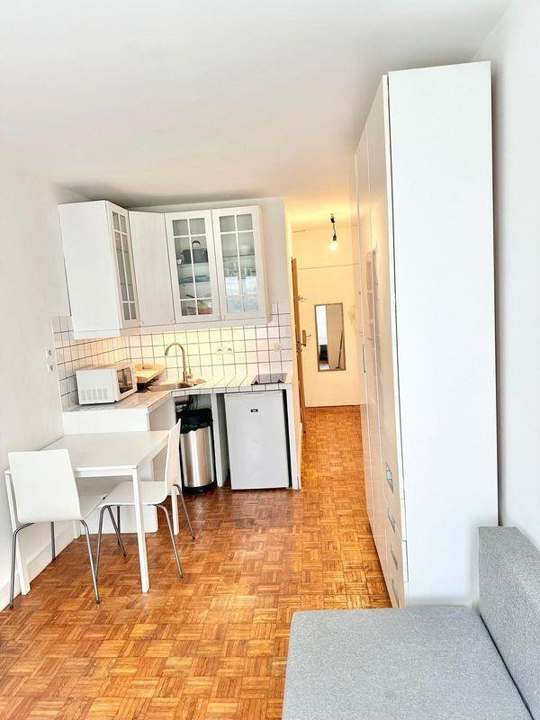 
                                                Location
                                                 Studio 20 m² meublé – lumineux et calme