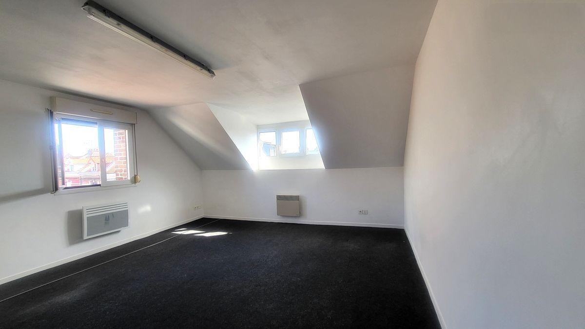 
                                                Location
                                                 Studio 20 m² secteur Saint Pierre proche CITADELLE