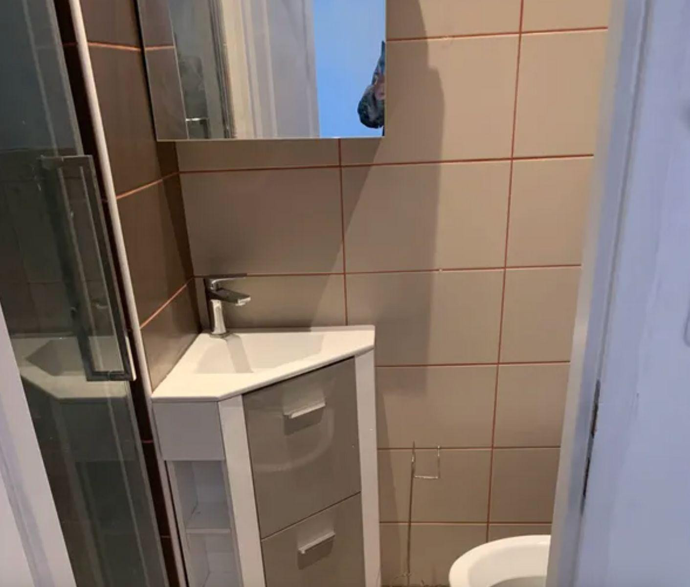 
                                                Location
                                                 Studio 20 m2