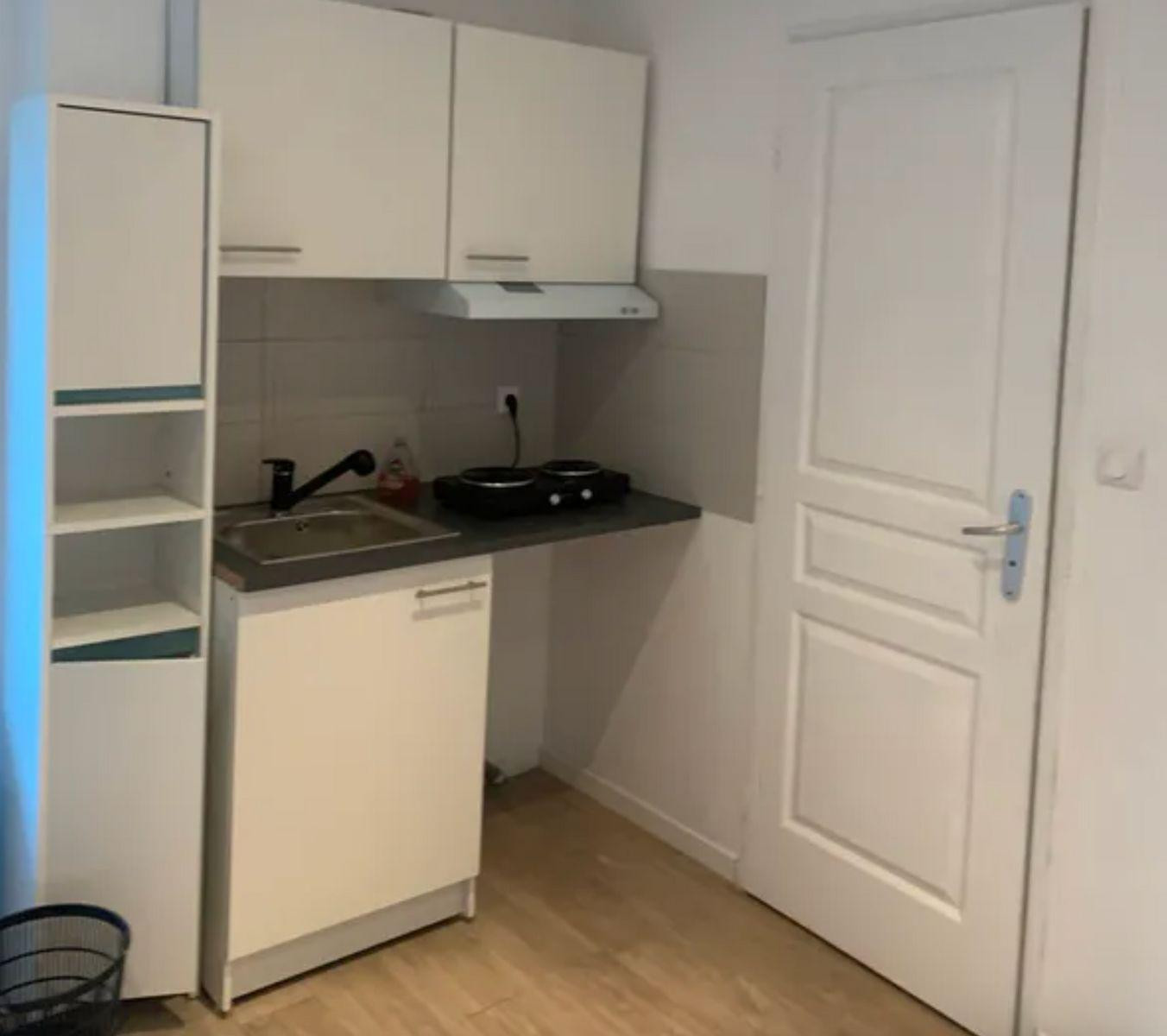 
                                                Location
                                                 Studio 20 m2