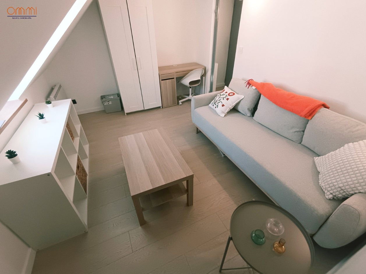 
                                                Location
                                                 Studio 20 m2 avec charges incluses