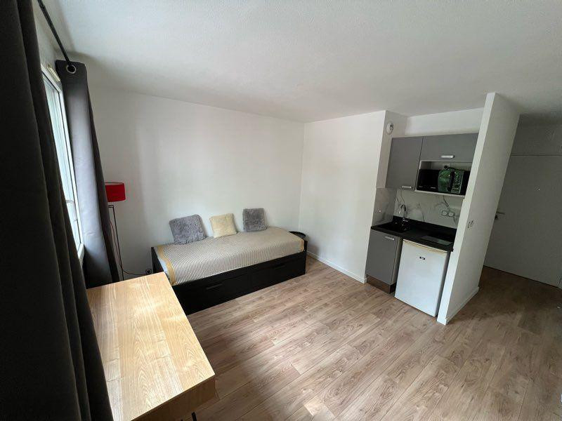 
                                                Location
                                                 Studio 20 m2 refait à neuf