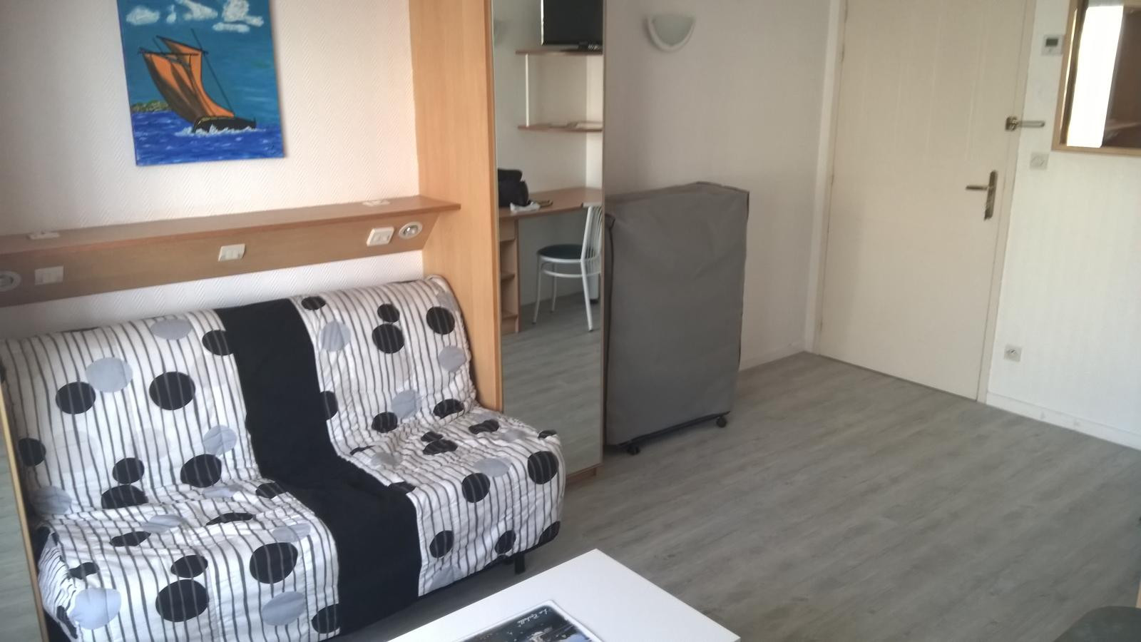 
                                                Location
                                                 Studio 20m² loué meublé ou non meublé