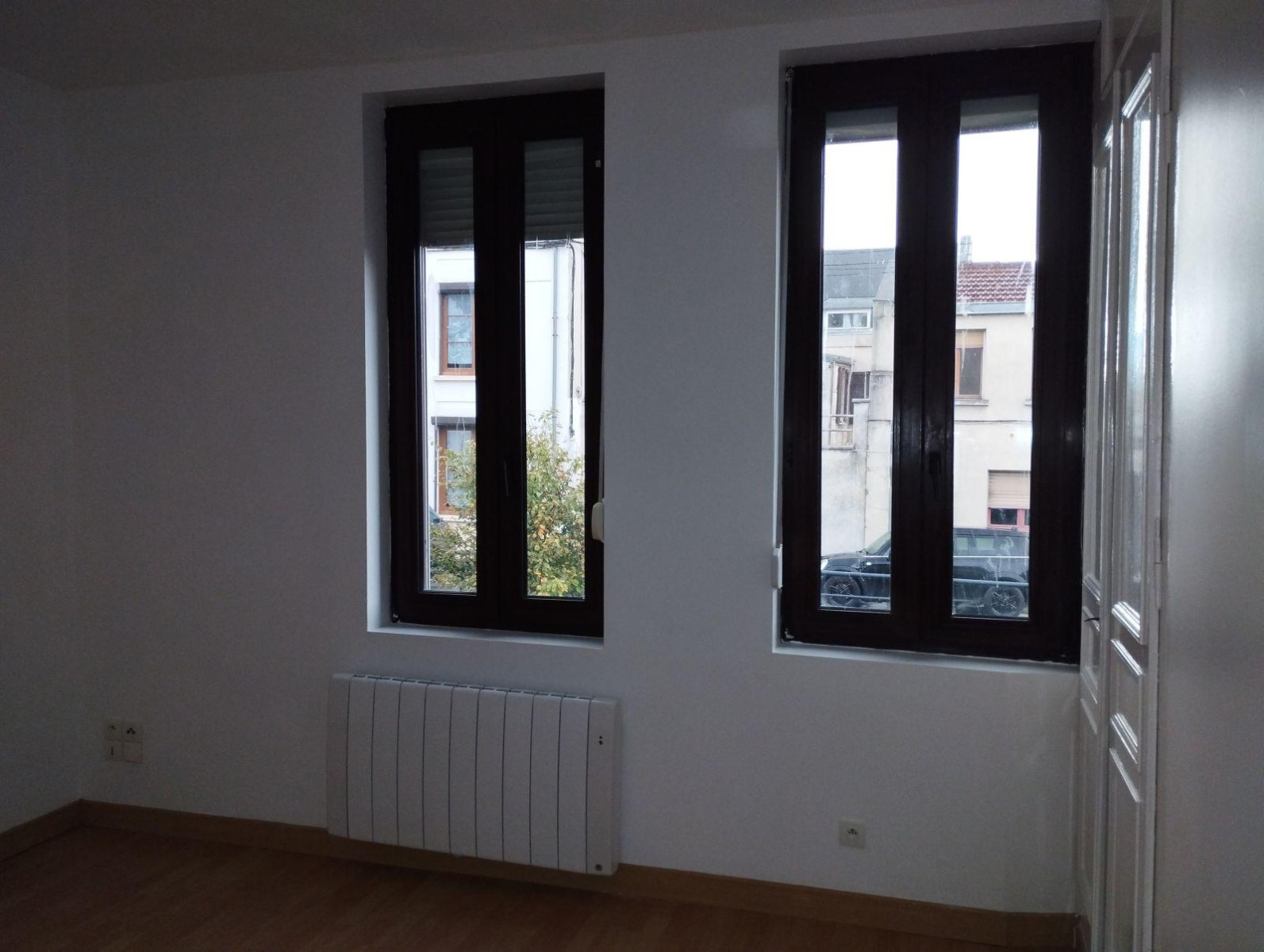 
                                                Location
                                                 Studio 20m² - Lumineux et Rénové