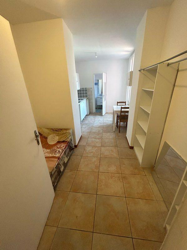 
                                                Location
                                                 Studio 20m² meublé entièrement rénové