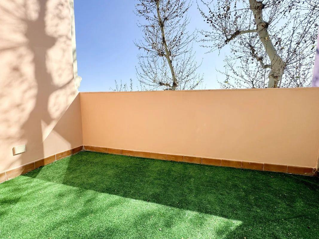 
                                                Location
                                                 Studio 20m² meublé et rénové +terrasse Menpenti