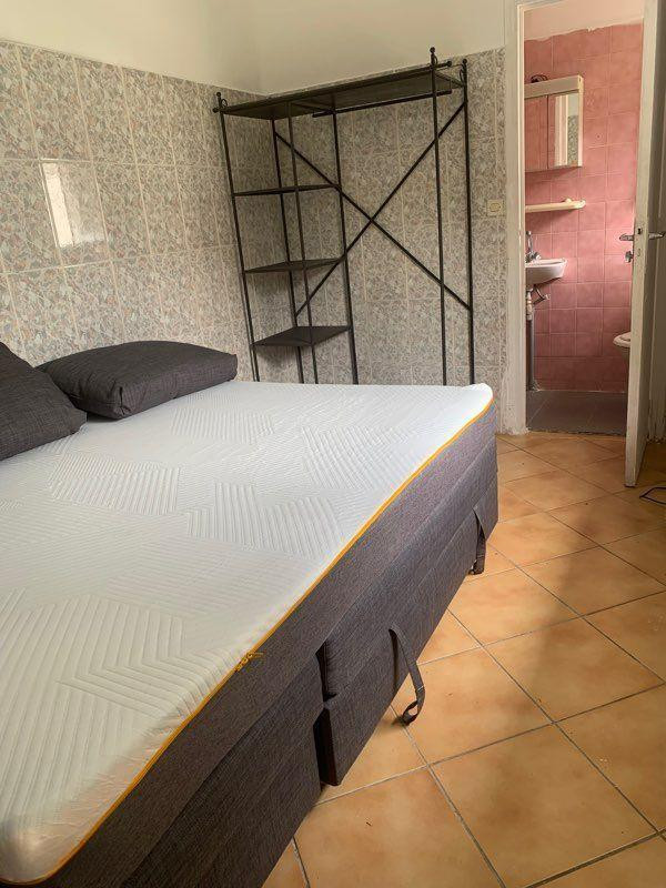 
                                                Location
                                                 Studio 20m2