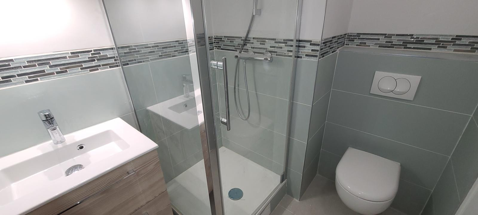 
                                                Location
                                                 Studio 20m2 Courbevoie  - Balcon - Vue sur Seine