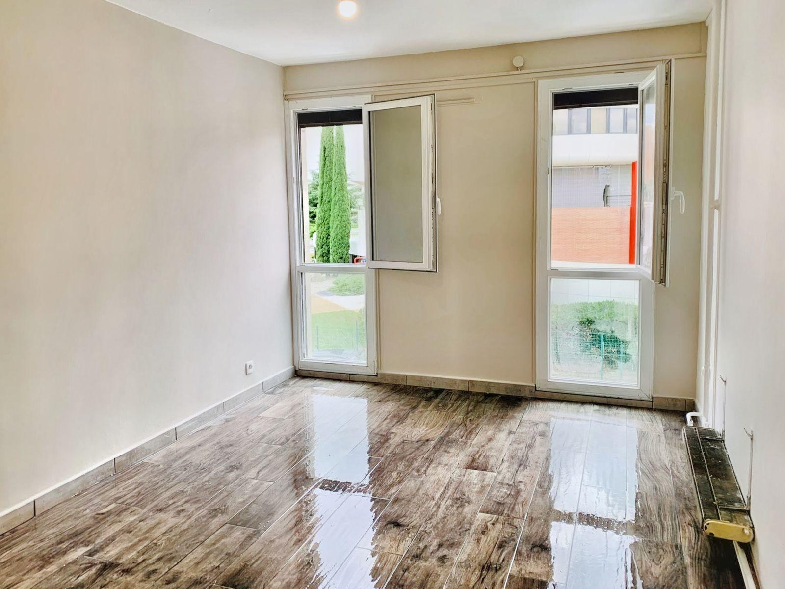 
                                                Location
                                                 Studio 20m2 proche université