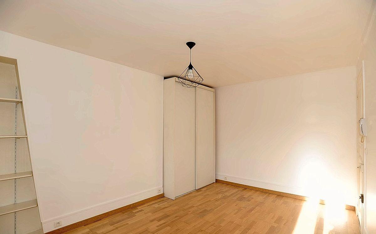 
                                                Location
                                                 Studio 21 m2 Paris 11è Métro Voltaire