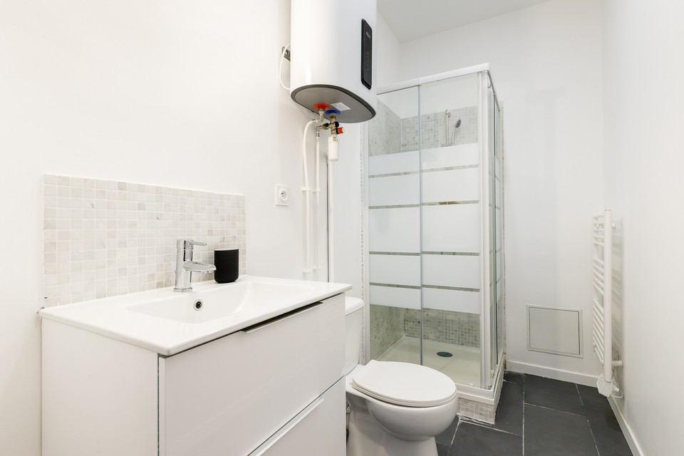 
                                                Location
                                                 Studio - 21m²