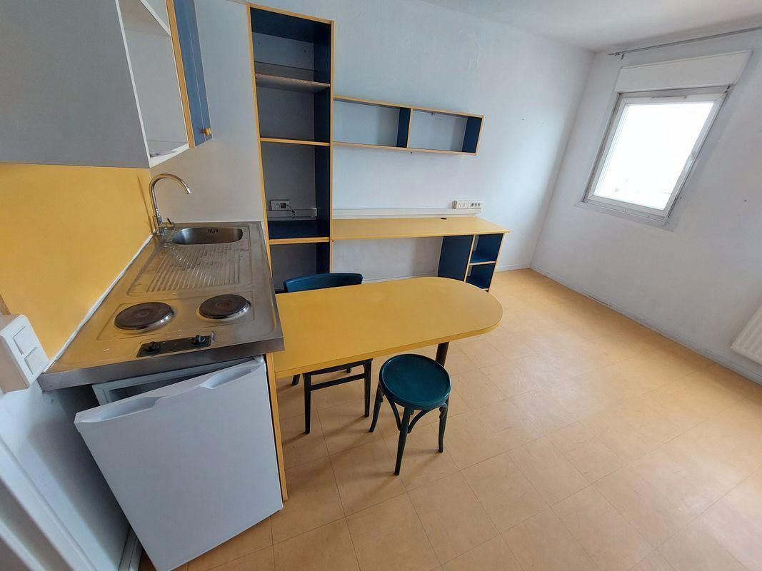 
                                                Location
                                                 Studio 21m²  ile de Nantes vue sur Loire