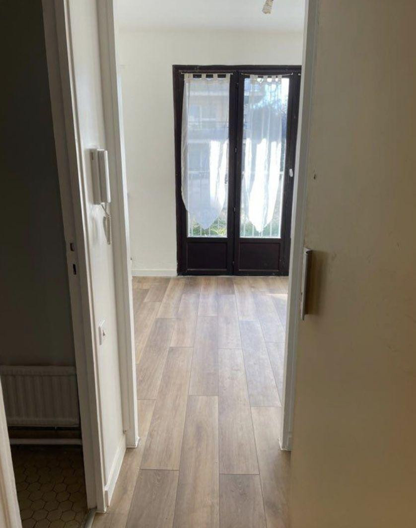 
                                                Location
                                                 Studio 21m2 Saint Mandé proche métro
