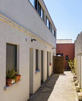 
                                                Location
                                                 Studio 22m2 full équipé, 8min à pieds du Metro 11!
