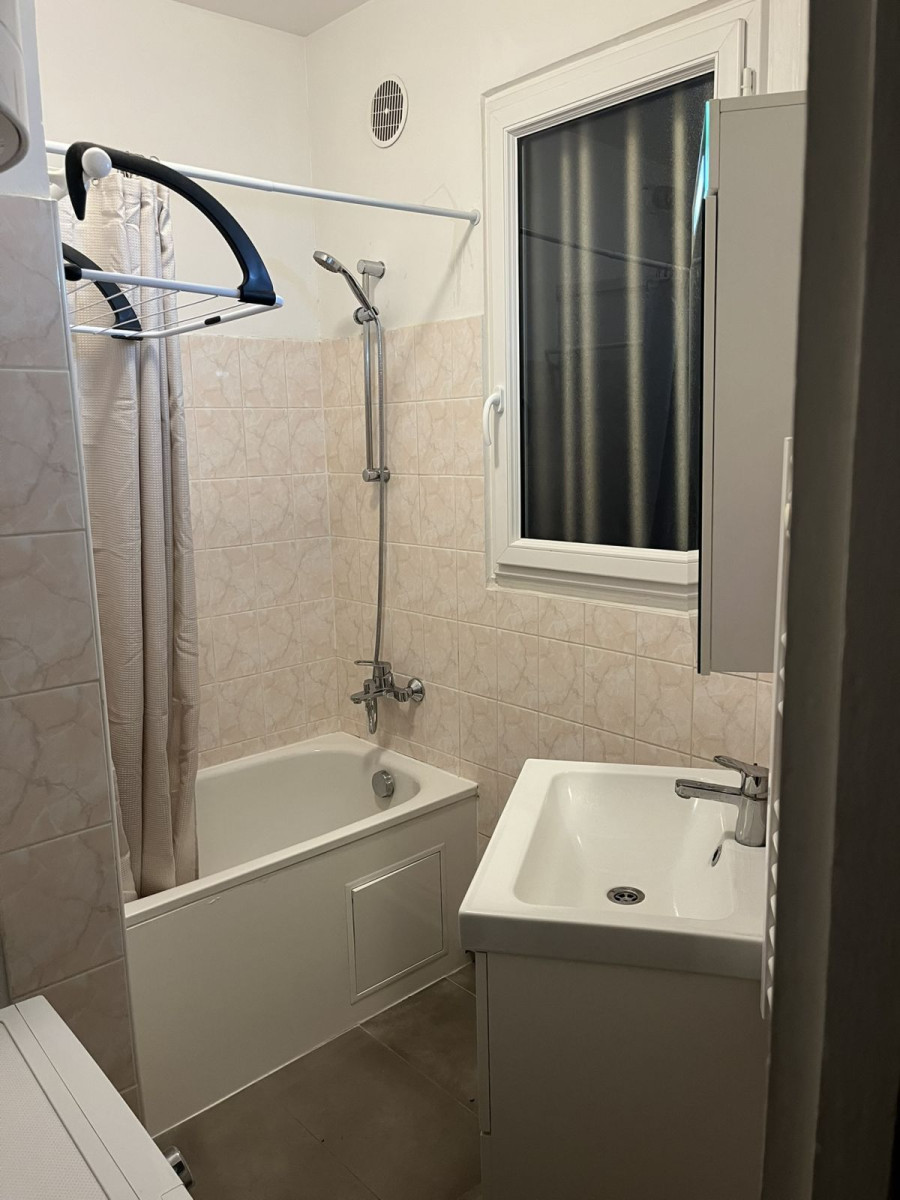 
                                                Location
                                                 Studio 23m² - quartier Maison de la Radio Paris 16