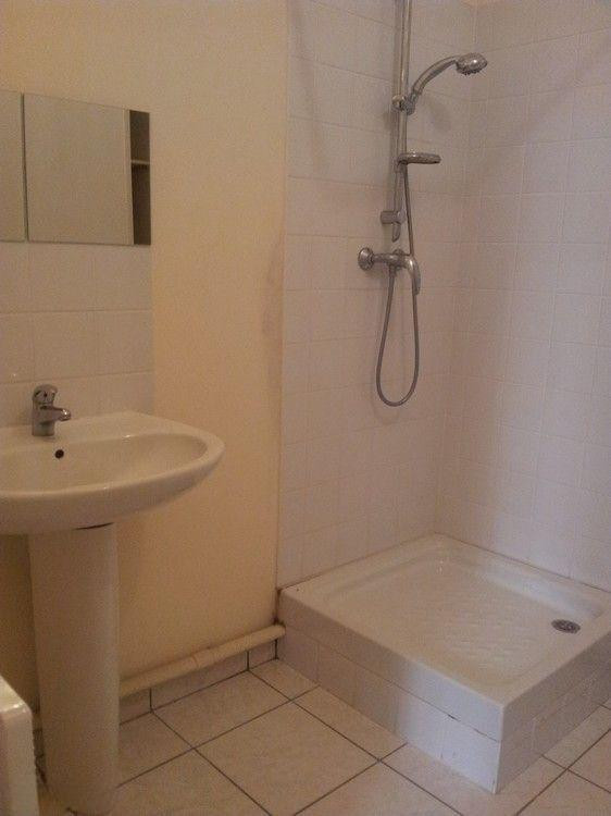 
                                                Location
                                                 Studio 23M2 capitole RDC sur rue