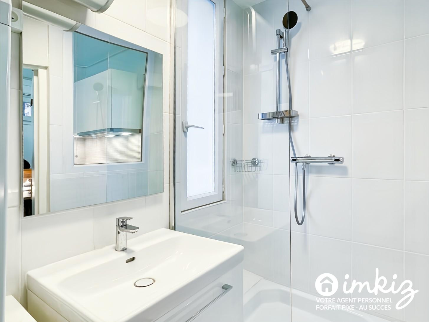 
                                                Vente
                                                 Studio 23m2 - REFAIT À NEUF - DPE D