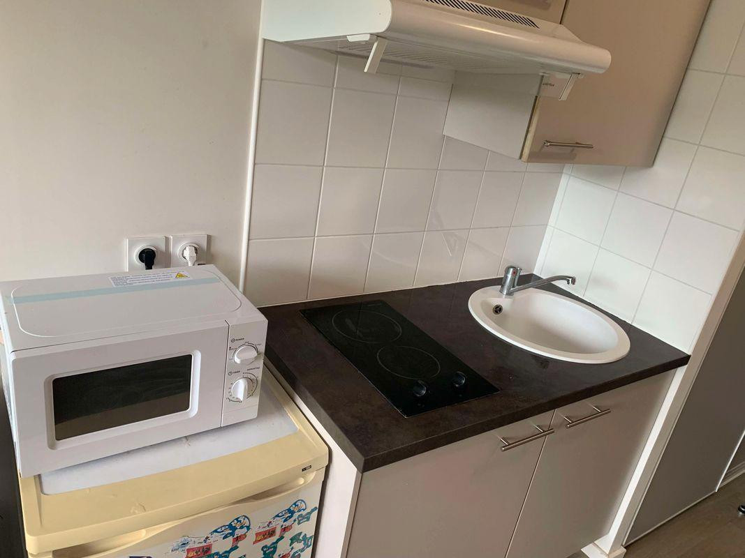 
                                                Location
                                                 Studio 24m2 + parking + vue sur espace vert