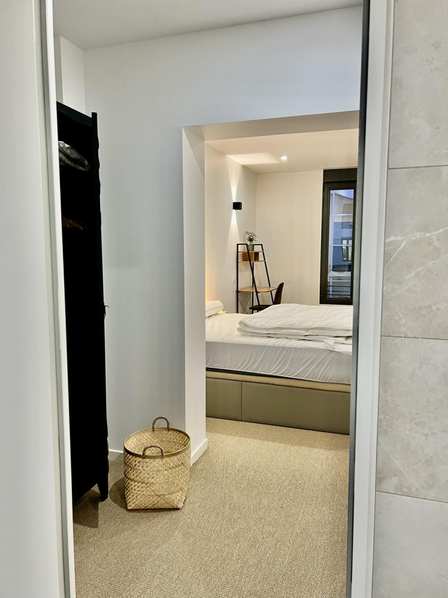 
                                                Location
                                                 Studio 25 m² dans Coliving arboré à Montreuil