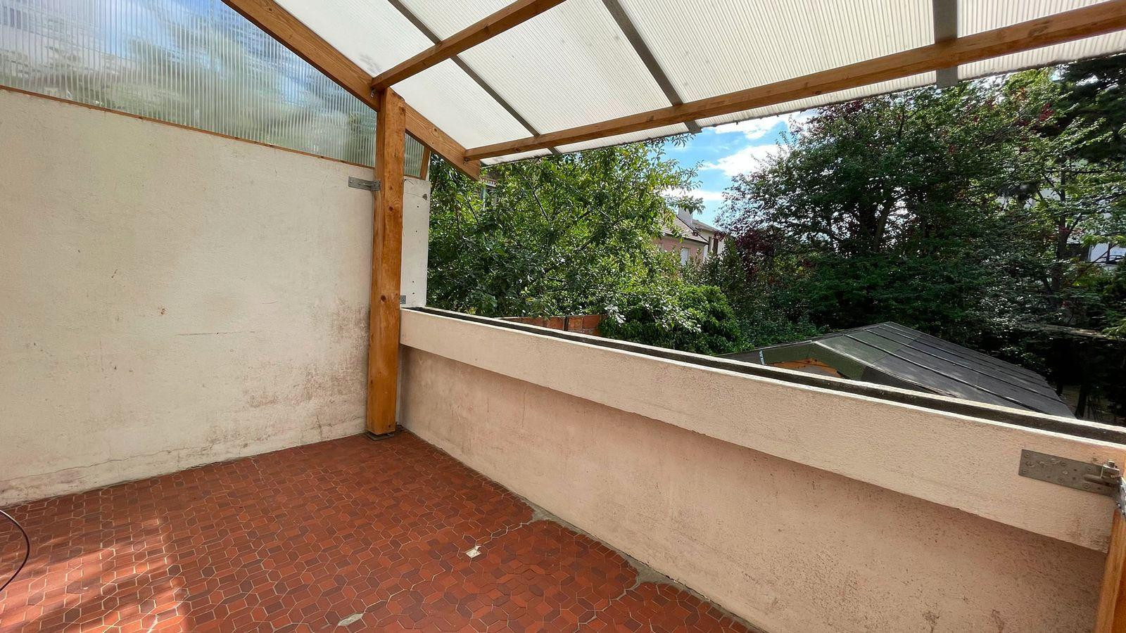 
                                                Location
                                                 Studio 25 m2 avec terrasse avec vue sur Jardin