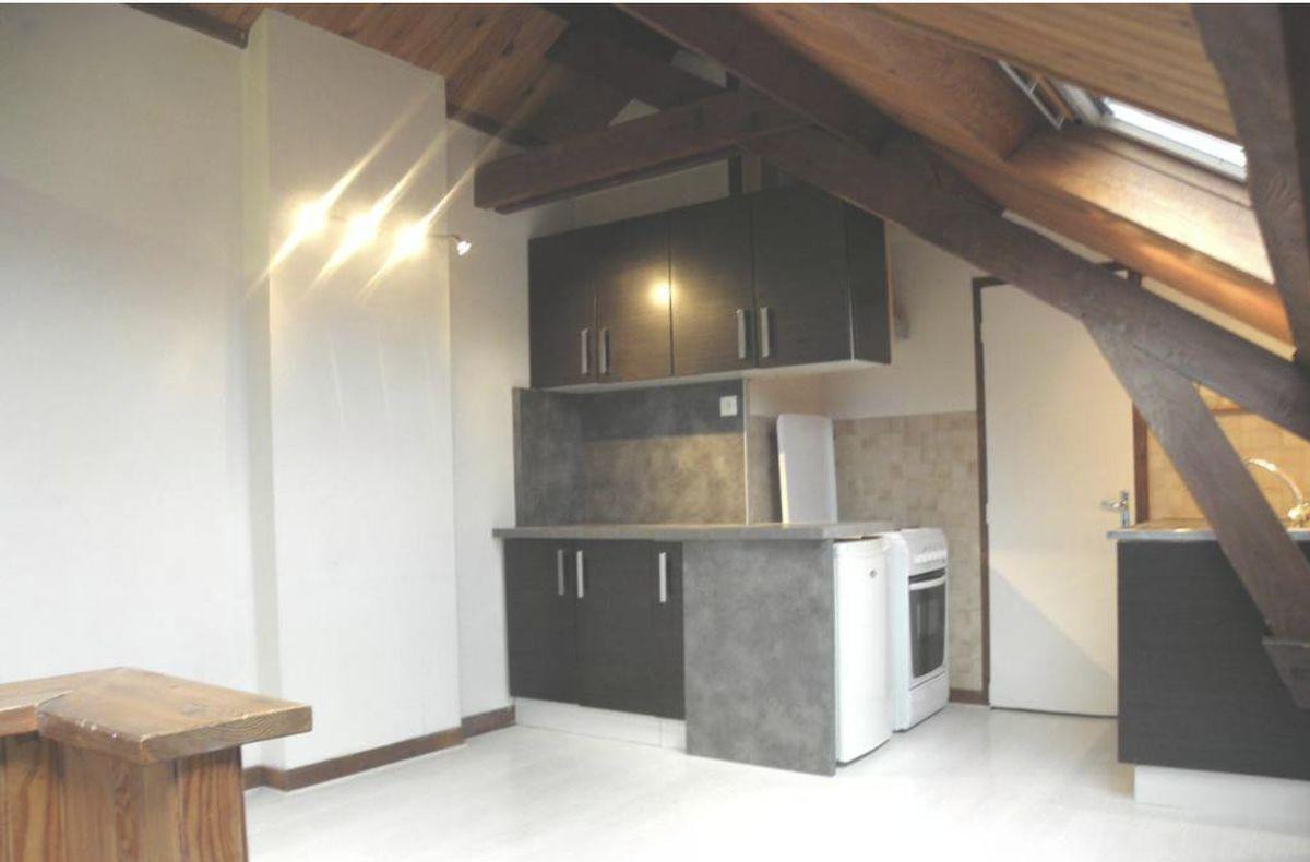 
                                                Location
                                                 STUDIO (25 M2) Lambersart