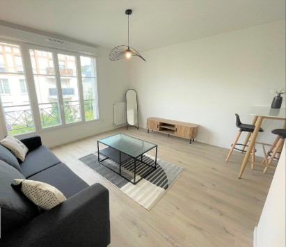 
                                                Location
                                                 Studio 25² meublé