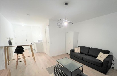 
                                                Location
                                                 Studio 25² meublé