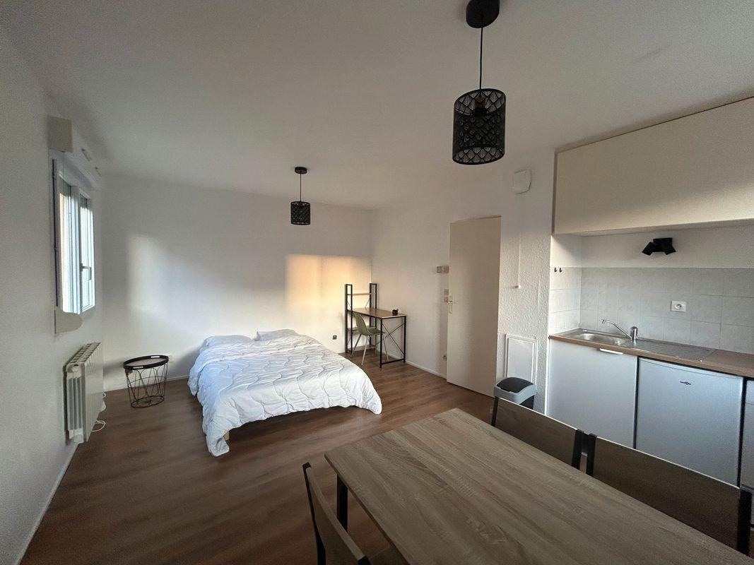 
                                                Location
                                                 Studio 25m² meublé et rénové (avec parking)