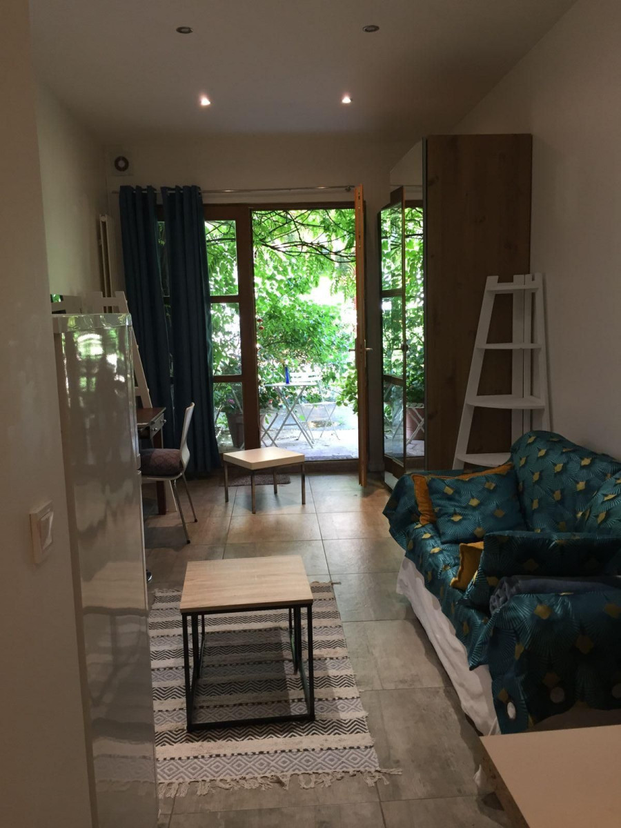 
                                                Location
                                                 Studio 25m² meublé plein Sud sur terrasse/jardin