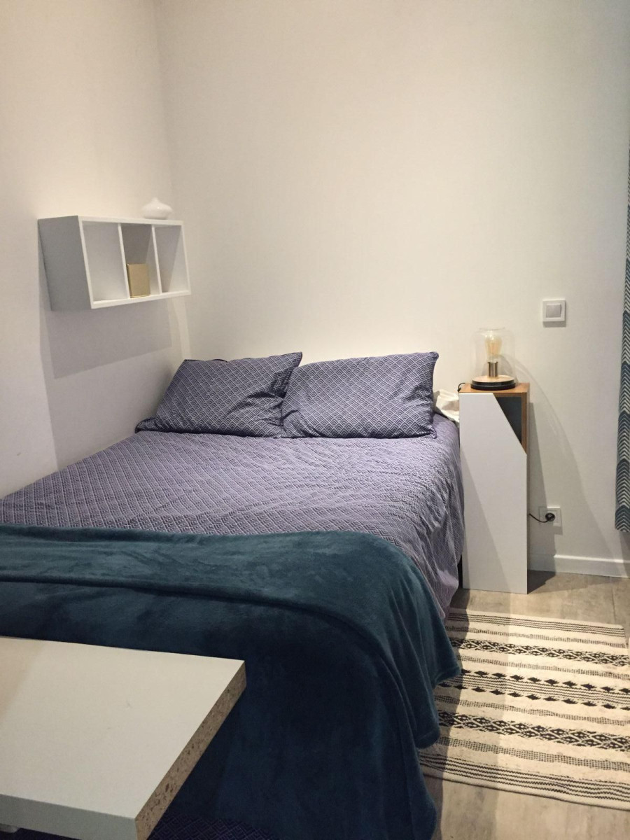 
                                                Location
                                                 Studio 25m² meublé plein Sud sur terrasse/jardin