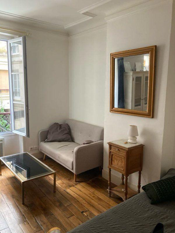 
                                                Location
                                                 Studio 25m2
