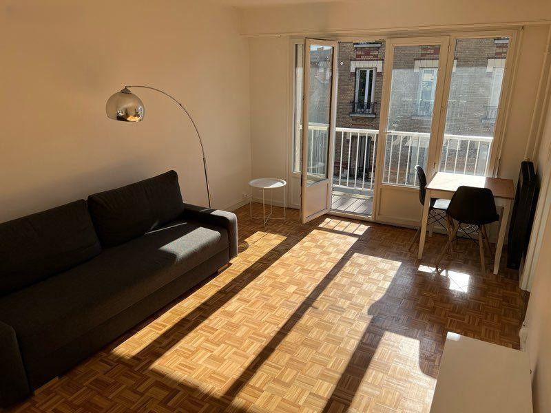 
                                                Location
                                                 Studio 25m2