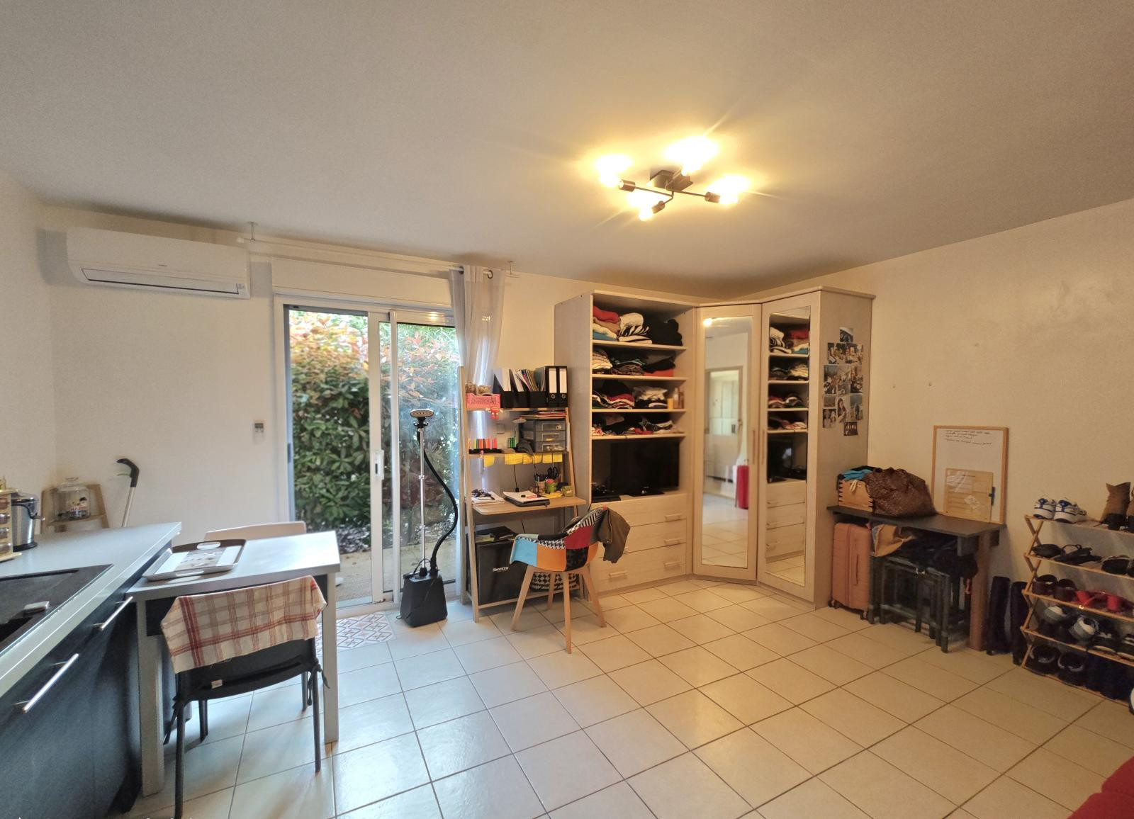 
                                                Location
                                                 Studio 26 m² terrasse – Rue Coupefer (bail 2 mois)