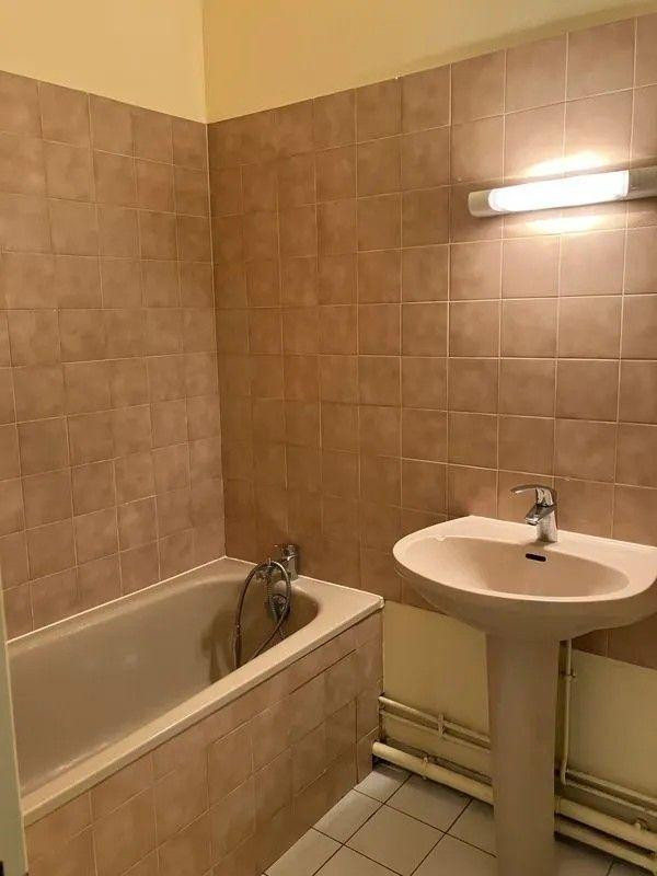 
                                                Location
                                                 Studio 26m² avec balcon à louer