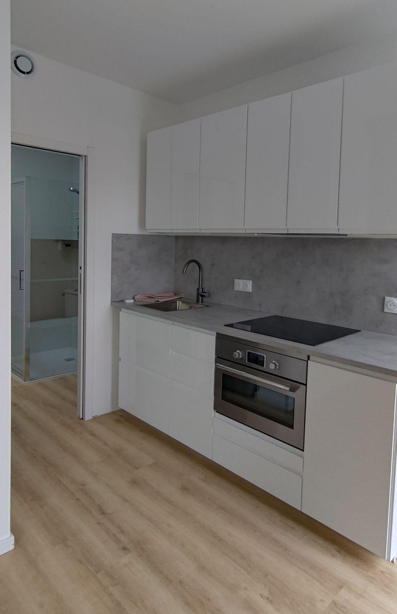 
                                                Location
                                                 Studio 26m² neuf et équipé